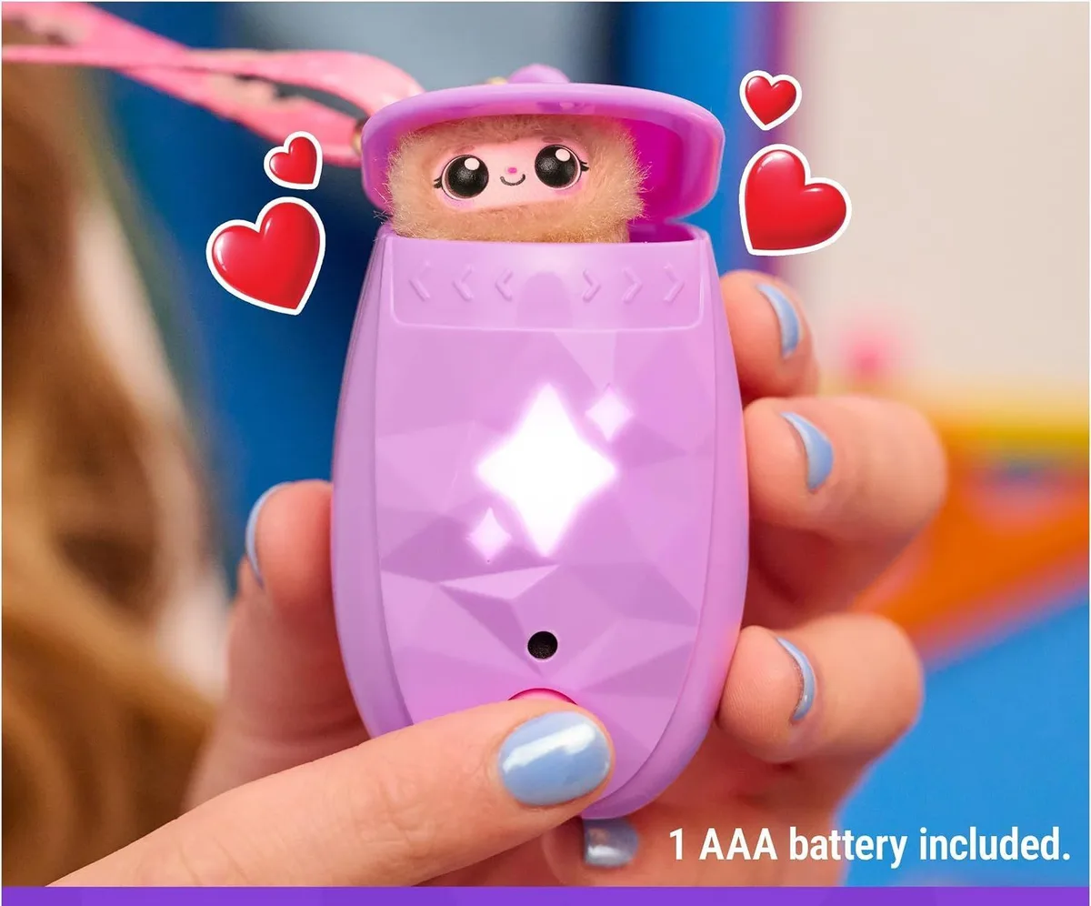 mascota virtual con más de 100 reacciones a la voz y al tacto