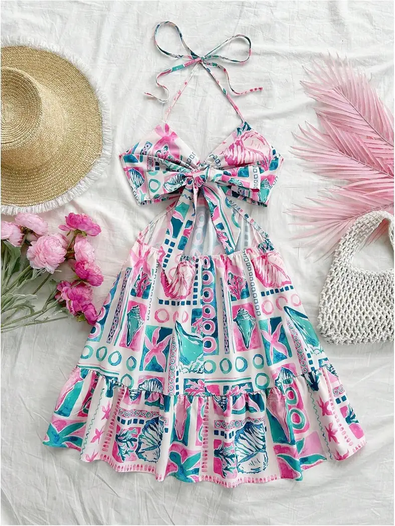 Sommerkleid mit Blumenmuster: das ganze Kleid flach ausgelegt